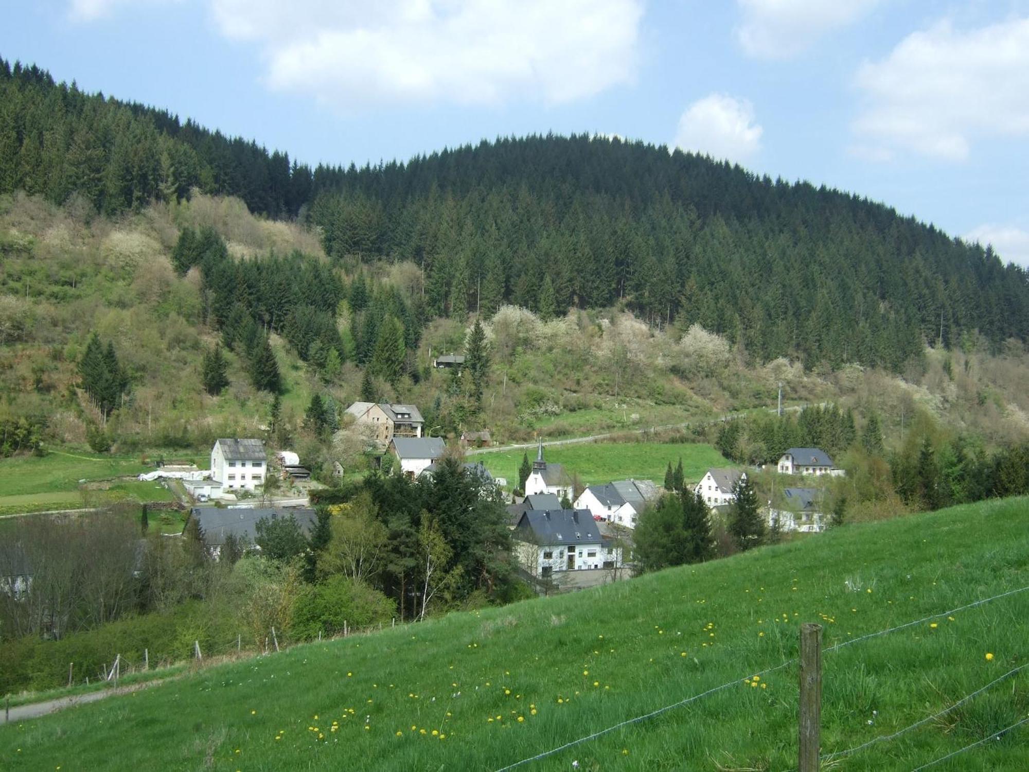 A Modern Apartment In The Hunsr Ck Region S Romantic Drohn Valley Merschbach Luaran gambar