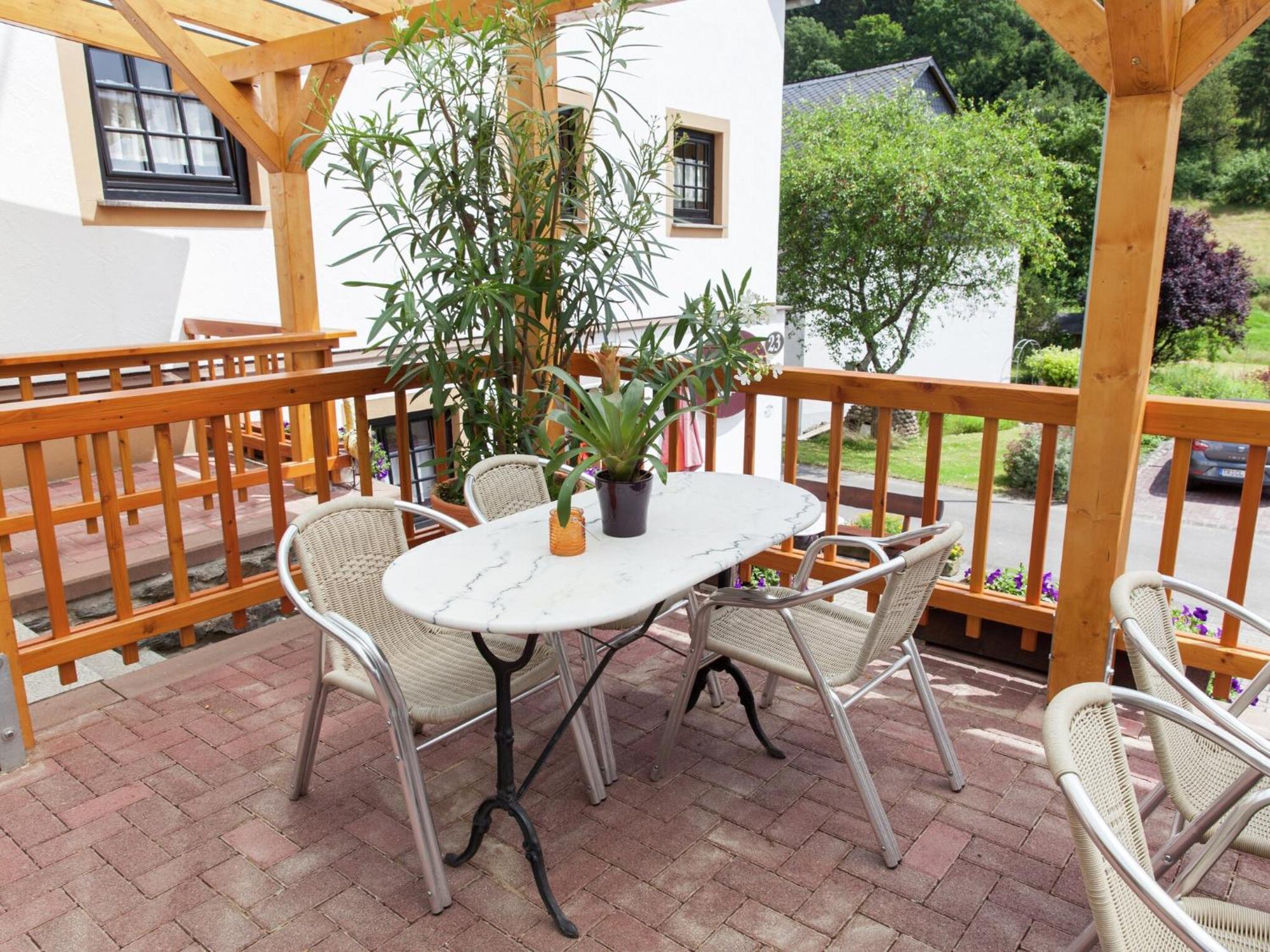 A Modern Apartment In The Hunsr Ck Region S Romantic Drohn Valley Merschbach Luaran gambar