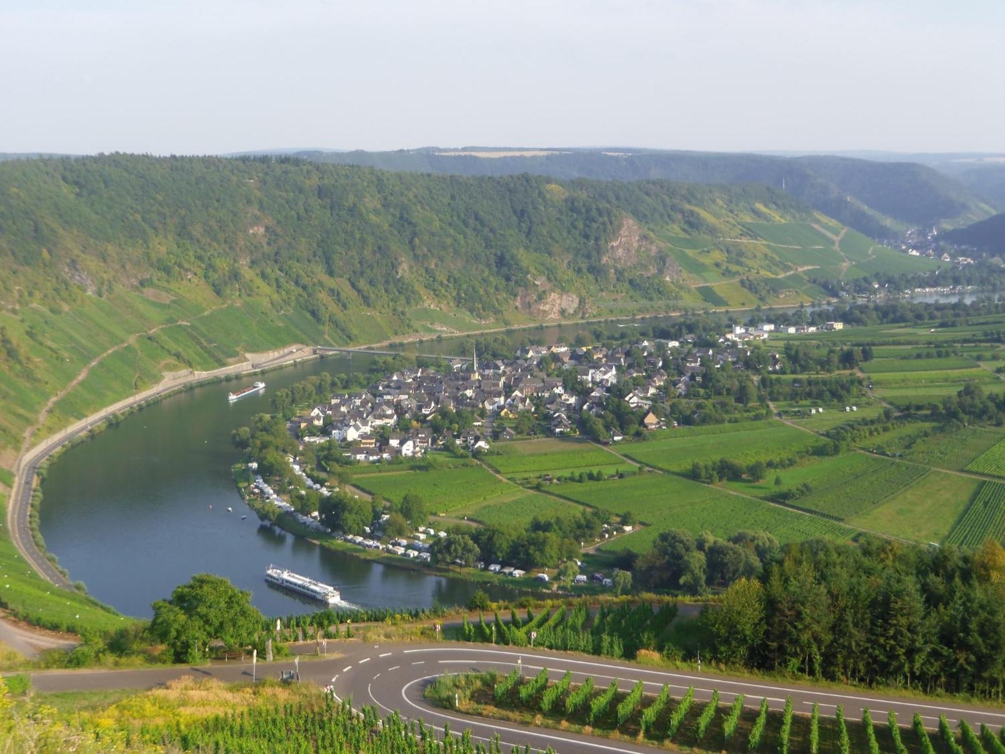 A Modern Apartment In The Hunsr Ck Region S Romantic Drohn Valley Merschbach Luaran gambar
